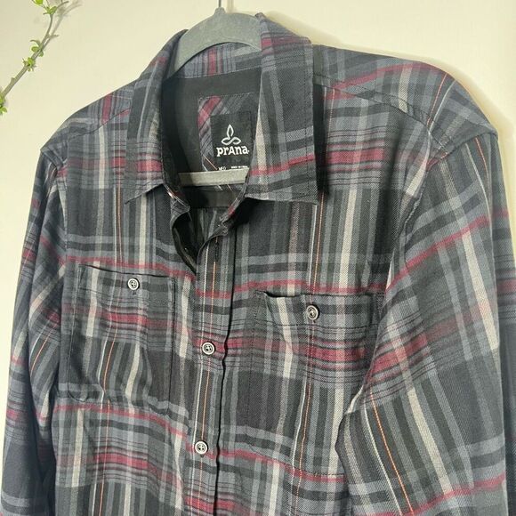 Prana Black Gray Burgundy Plaid Button Down Shirt Mens Med - Picture 3 of 12